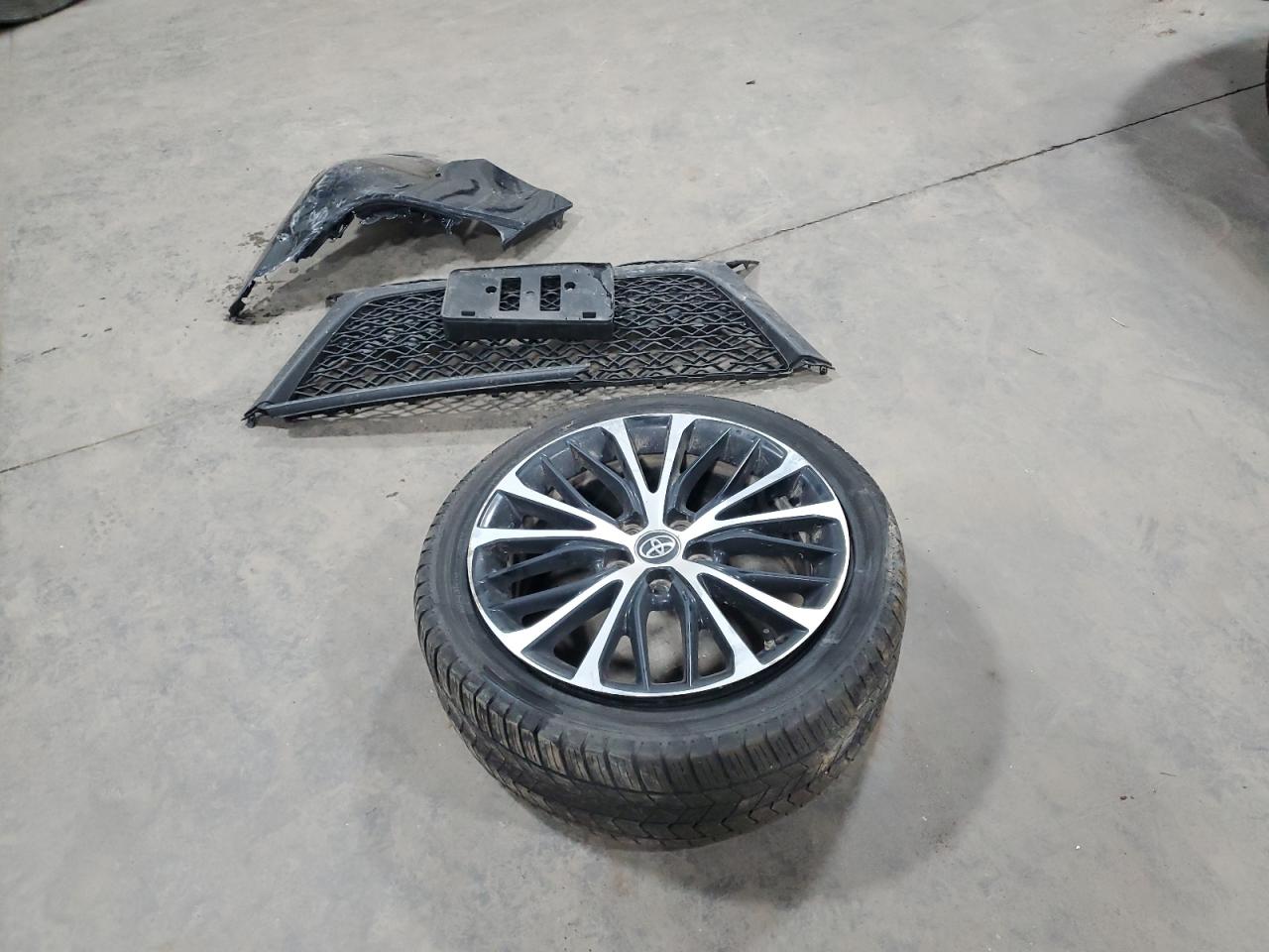 2018 Toyota Camry L VIN: 4T1B11HK4JU038032 Lot: 62130655