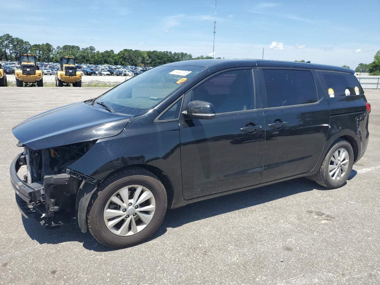 KNDMA5C13H6256285 KIA SEDONA Photo 1