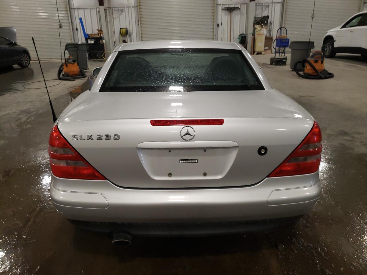 1998 Mercedes-Benz Slk 230 Kompressor VIN: WDBKK47F8WF012583 Lot: 60975805