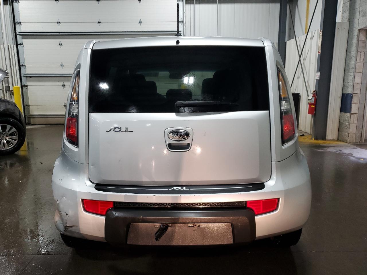2011 Kia Soul + VIN: KNDJT2A21B7718450 Lot: 62408605