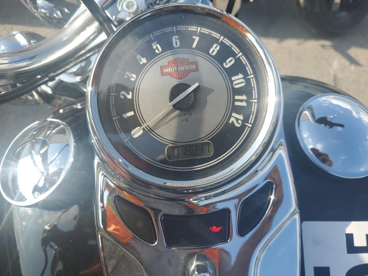 2017 Harley-Davidson Flstc Heritage Softail Classic VIN: 1HD1BWV1XHB044153 Lot: 62664315