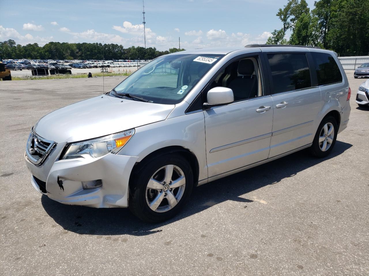 2011 Volkswagen Routan Se