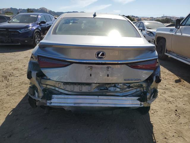  LEXUS ES300 2019 Srebrny