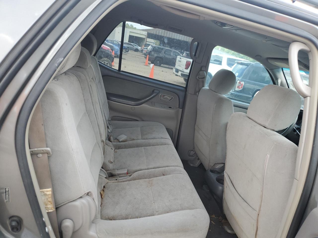 2005 Toyota Sequoia Sr5 VIN: 5TDZT34A55S258277 Lot: 61804805