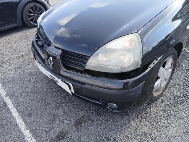 2004 RENAULT CLIO PRIVI