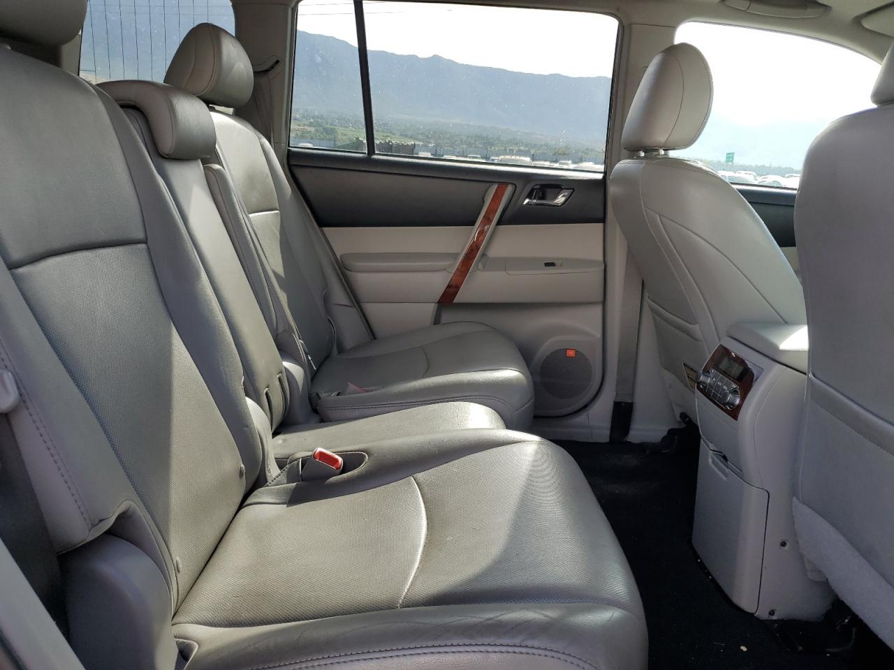 5tddk3eh0ds175928 5TDDK3EH0DS175928 2013 Toyota Highlander Limited