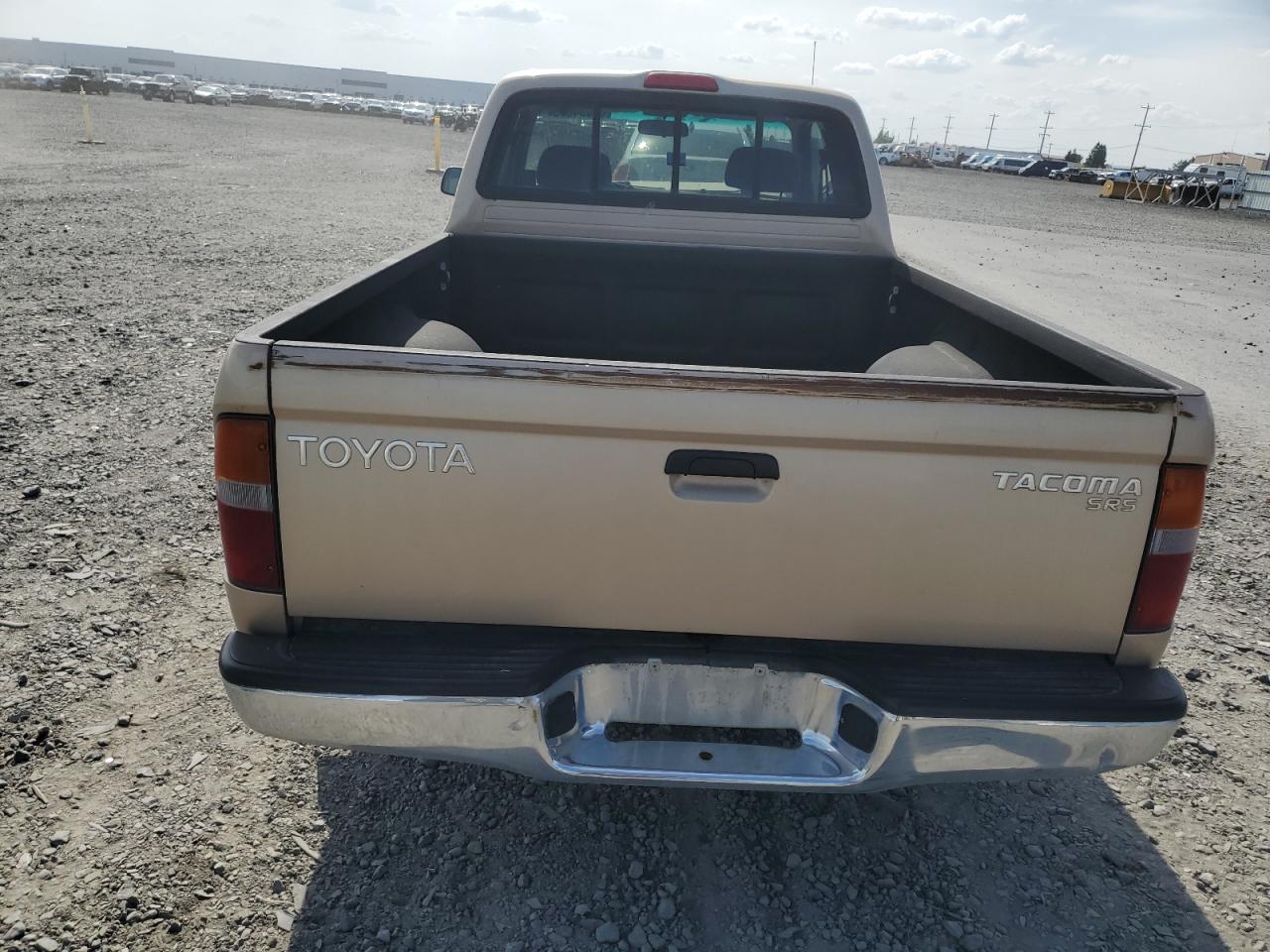 1999 Toyota Tacoma Xtracab VIN: 4TAVL52N7XZ561798 Lot: 62694615