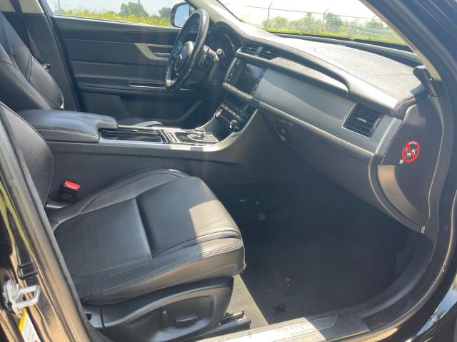  JAGUAR XF 2018 Czarny