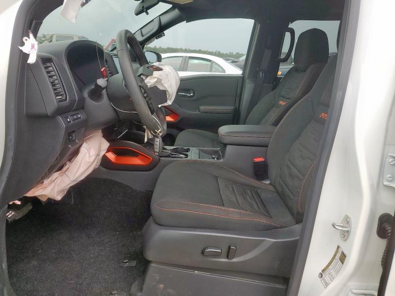  NISSAN FRONTIER 2024 Biały