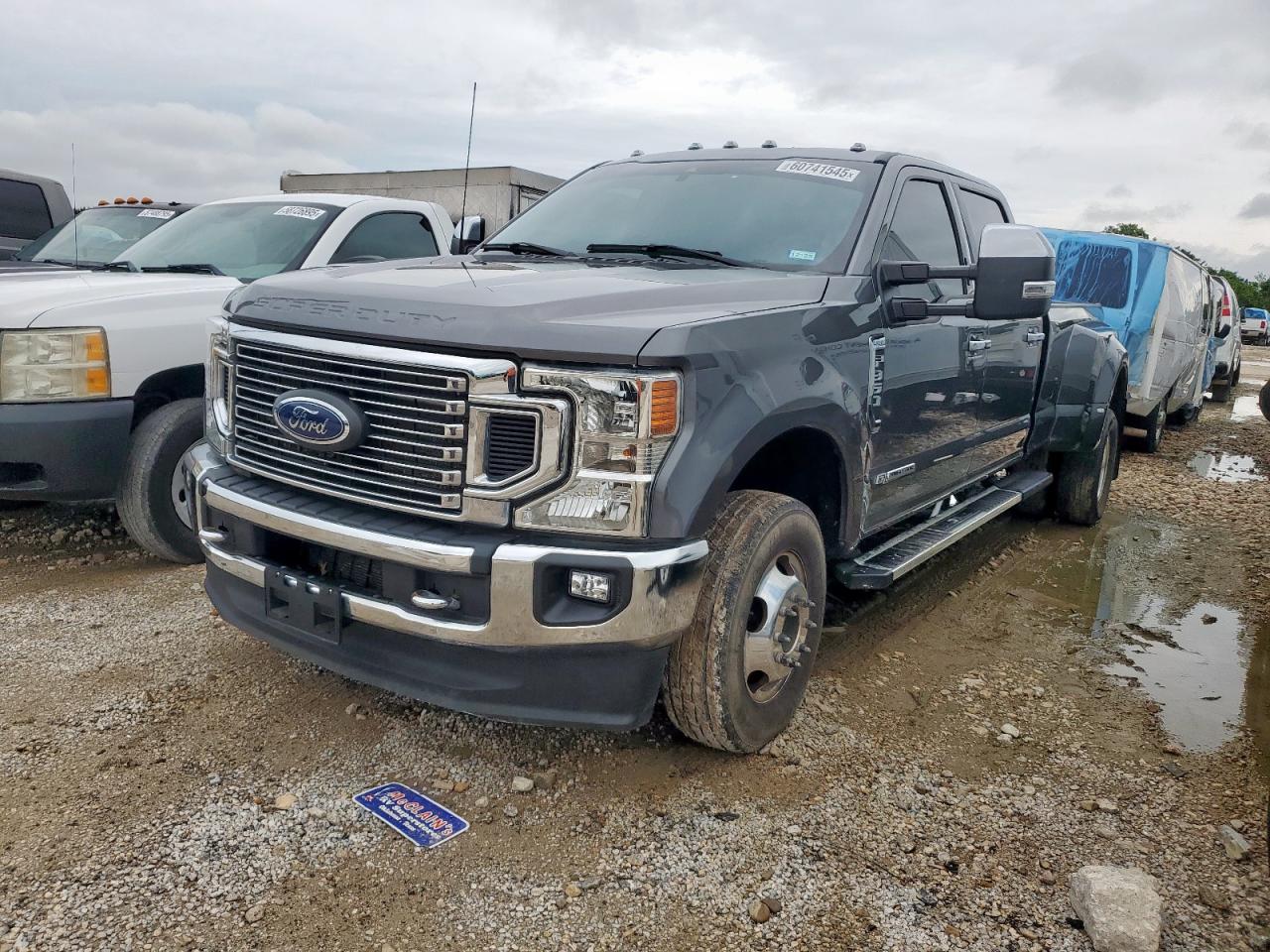 2022 Ford F350 Super Duty for Sale in Grand Prairie, TX - Side