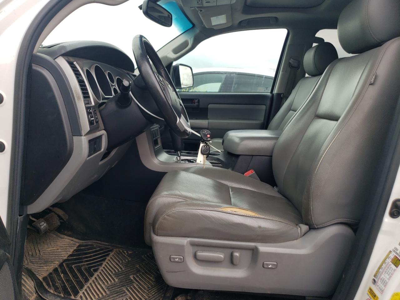 2015 Toyota Sequoia Sr5 VIN: 5TDBW5G19FS117956 Lot: 61362185