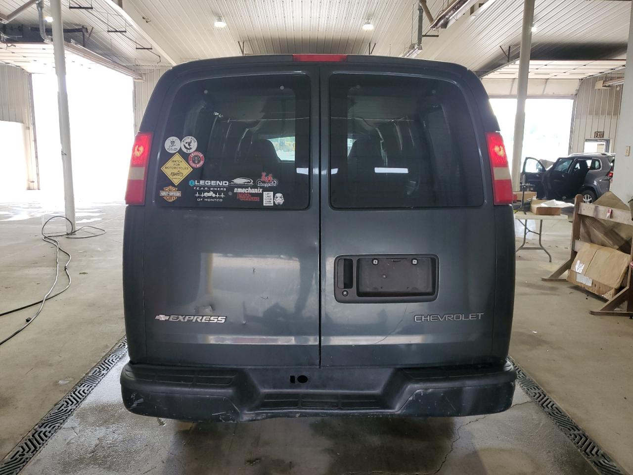 2005 Chevrolet Express G2500 VIN: 1GAGG25U851200586 Lot: 62779785