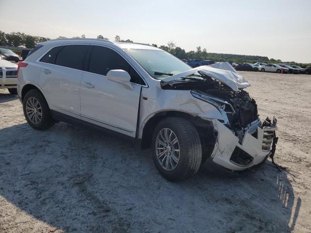 CADILLAC XT5 2017 Белы