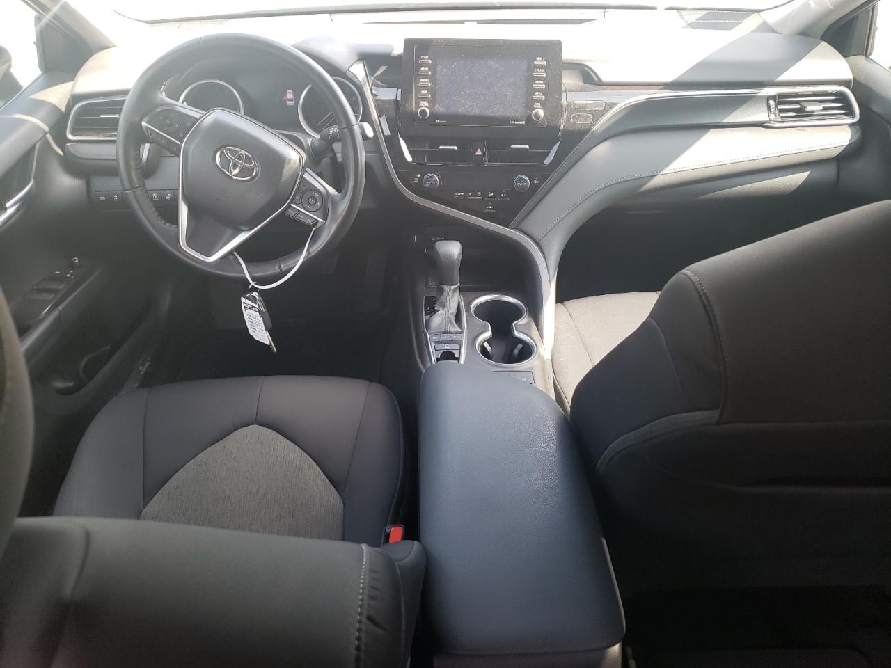 2022 Toyota Camry Le VIN: 4T1C11BK1NU055051 Lot: 61981405