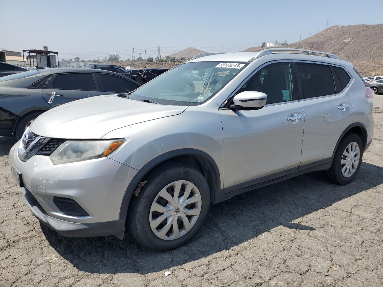 2016 Nissan Rogue S იყიდება Colton-ში, CA - Minor Dent/Scratches