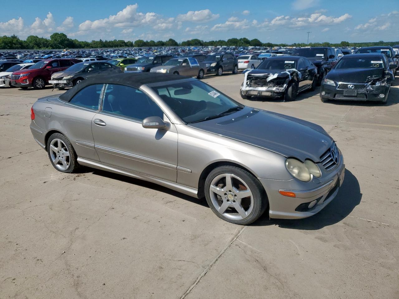 MERCEDES-BENZ CLK-CLASS 2005 VIN WDBTK75J75F147923 photo 4