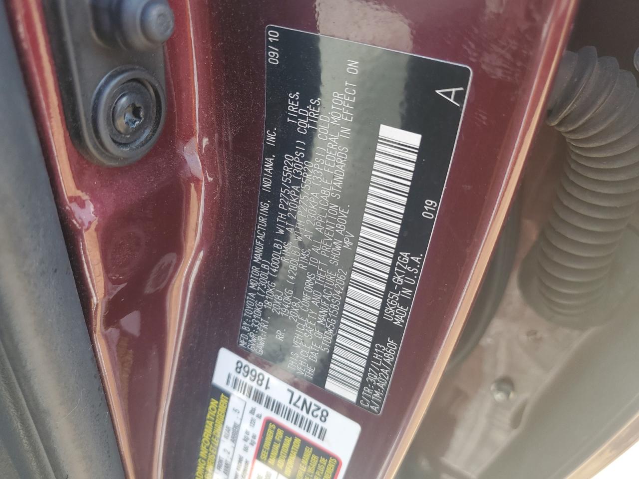 2011 Toyota Sequoia Platinum VIN: 5TDDW5G15BS042062 Lot: 61995405