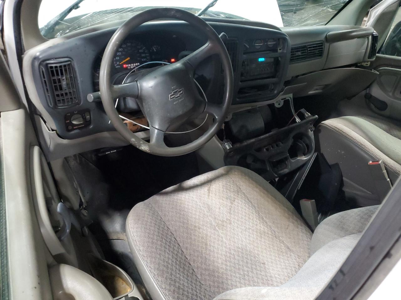 2000 Chevrolet Express G2500 VIN: 1GCFG25W1Y1273470 Lot: 61812425