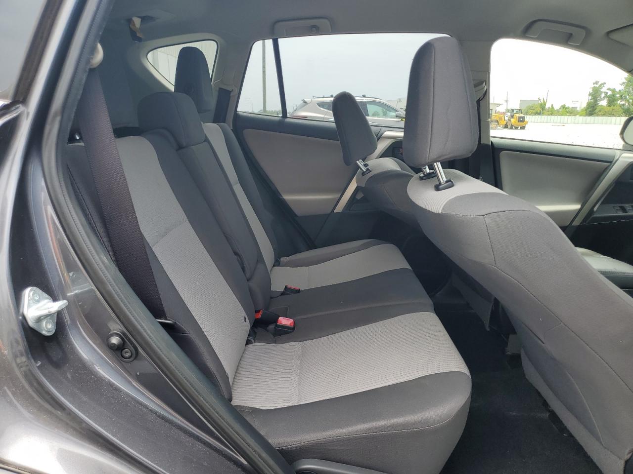 2015 Toyota Rav4 Le VIN: JTMZFREV0FJ050835 Lot: 62652325