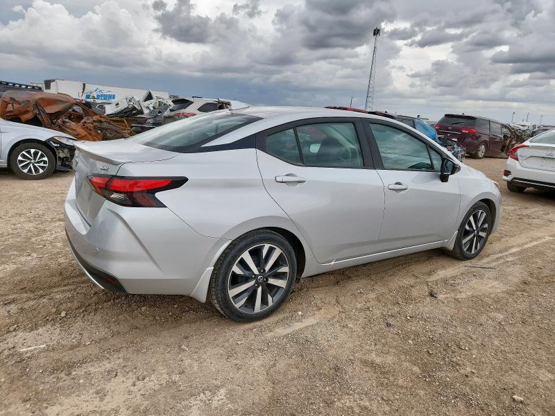  NISSAN VERSA 2021 Silver