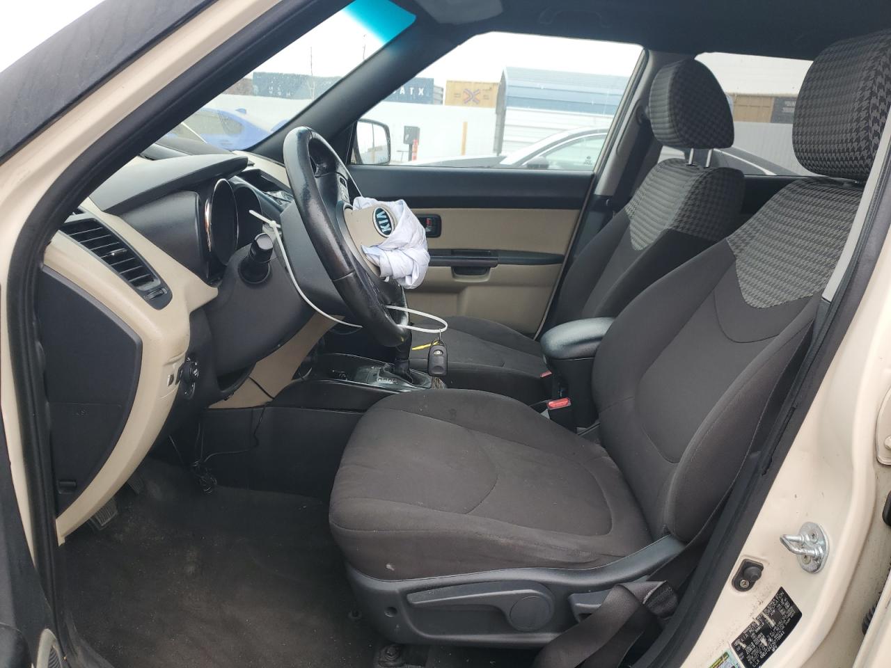 2011 Kia Soul + VIN: KNDJT2A22B7731644 Lot: 61871215