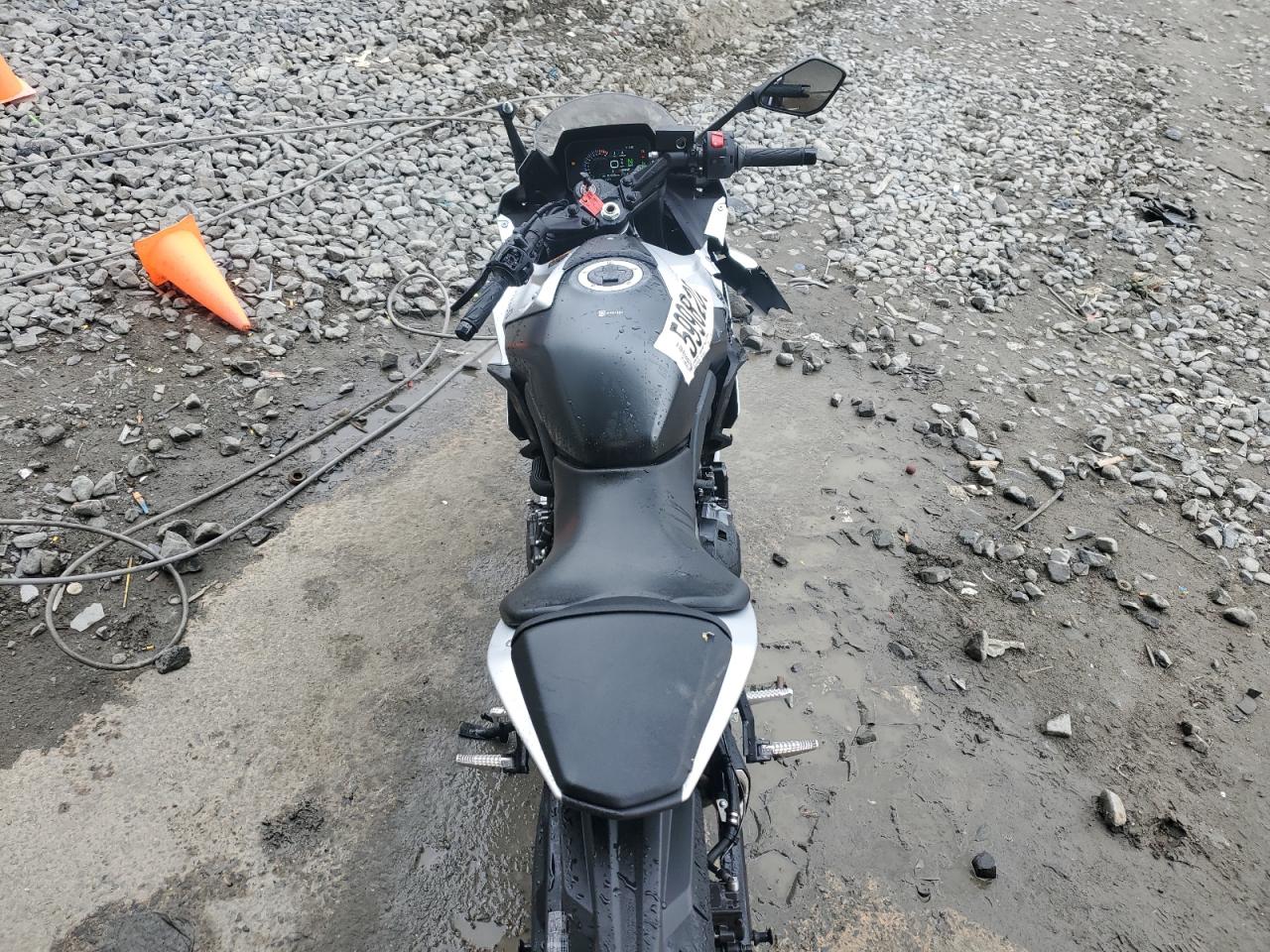 2024 Suzuki Gsx800 F VIN: JS1EM13B1R7104055 Lot: 59982005