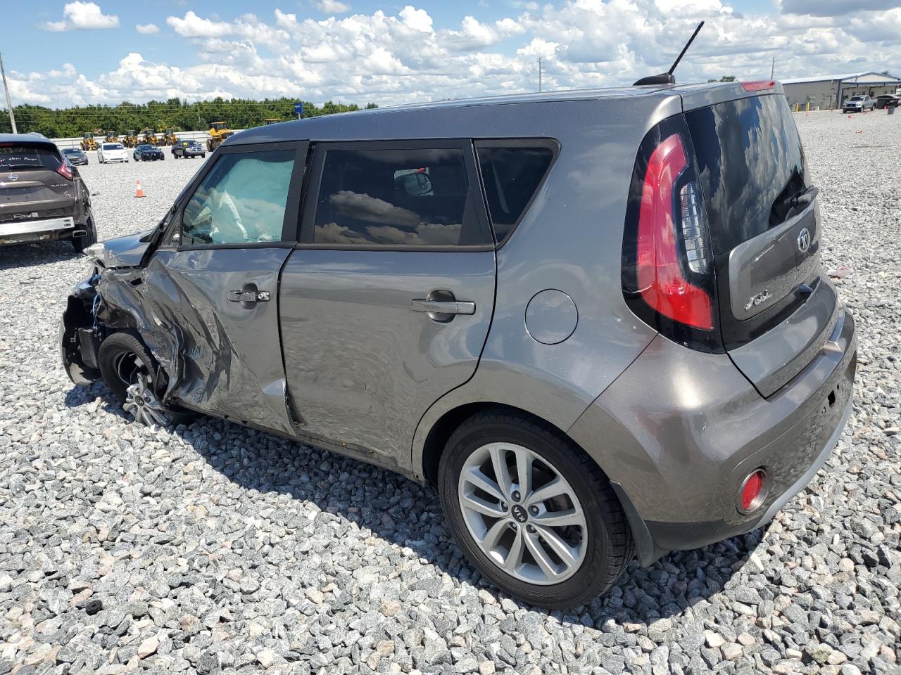 KIA SOUL 2018 VIN KNDJP3A53J7575469 photo 2