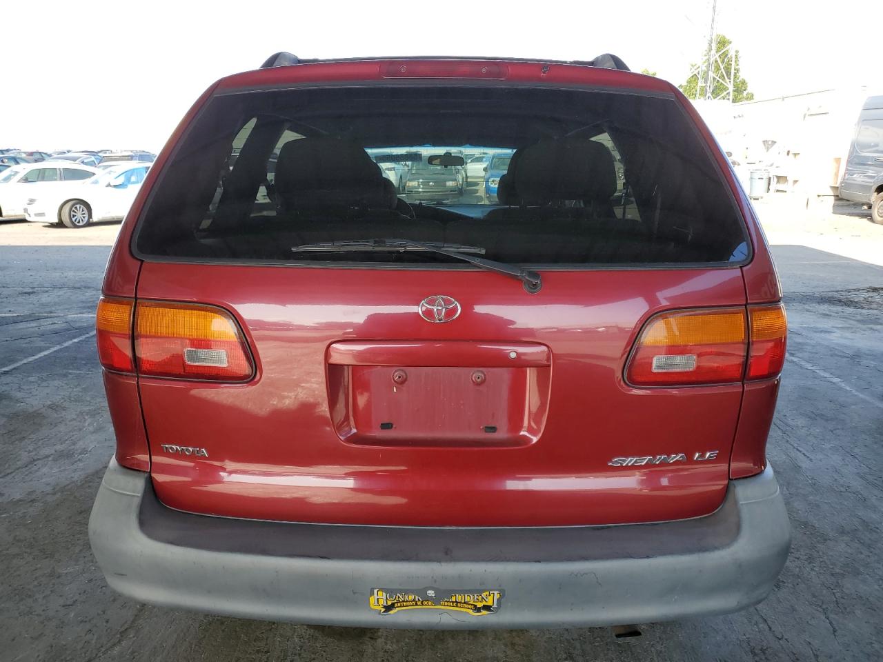1998 Toyota Sienna Le VIN: 4T3ZF13C2WU030672 Lot: 58856055