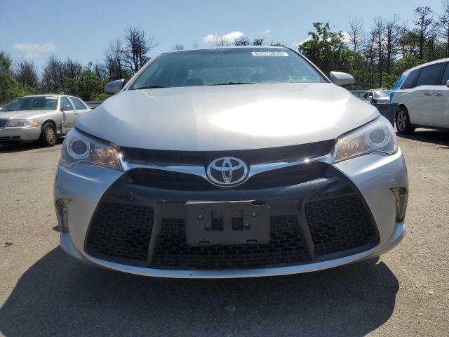  TOYOTA CAMRY 2017 Srebrny