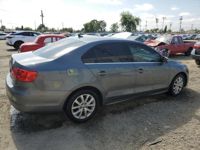 Sedans VOLKSWAGEN JETTA 2013 Szary