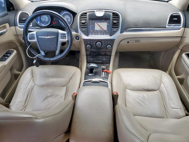 Sedans CHRYSLER 300 2012 White