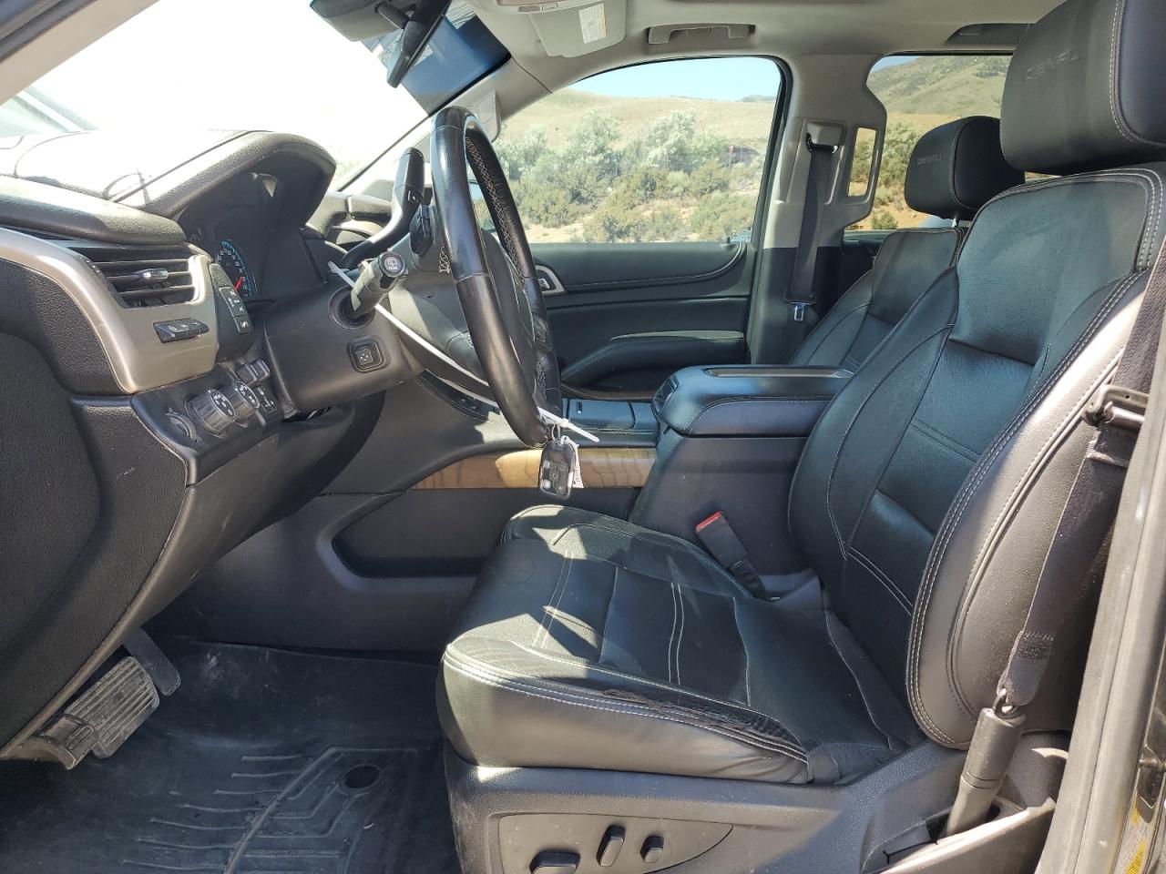 2018 GMC Yukon Xl Denali VIN: 1GKS2HKJ5JR318477 Lot: 60743265