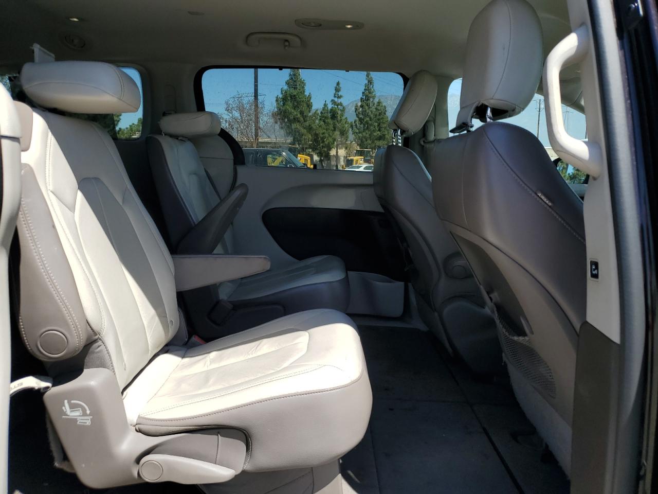 2017 Chrysler Pacifica Touring L VIN: 2C4RC1BG0HR635672 Lot: 62962185