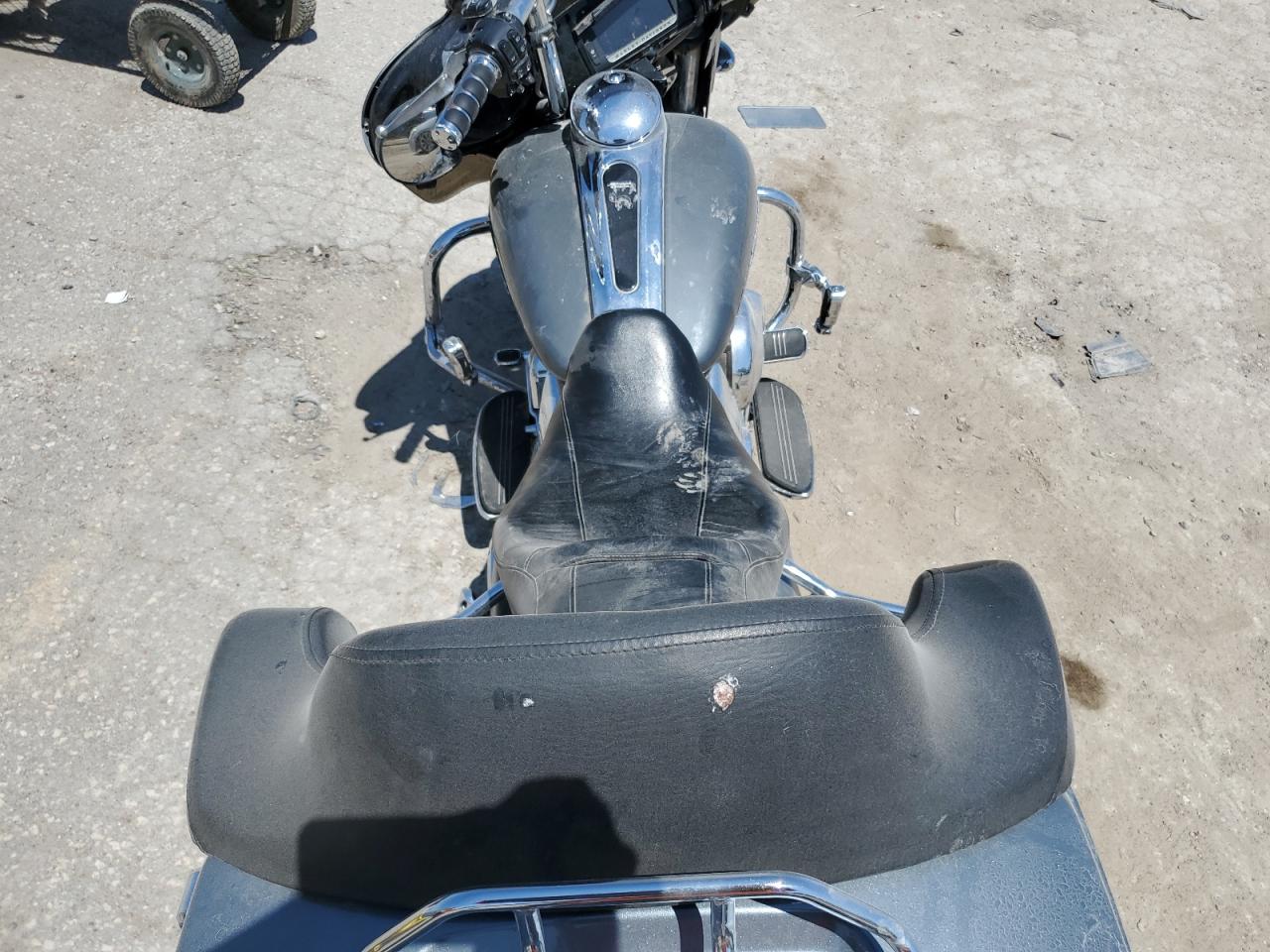 2015 Harley-Davidson Flhx Street Glide VIN: 1HD1KBM10FB689191 Lot: 59192935