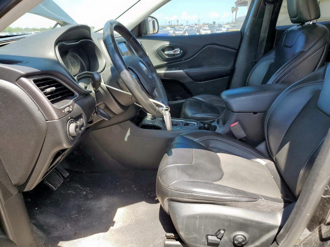 1c4pjllb5kd403218 1C4PJLLB5KD403218 2019 Jeep Cherokee Latitude Plus