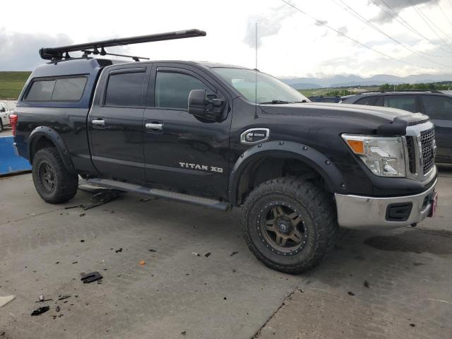  NISSAN TITAN 2017 Czarny