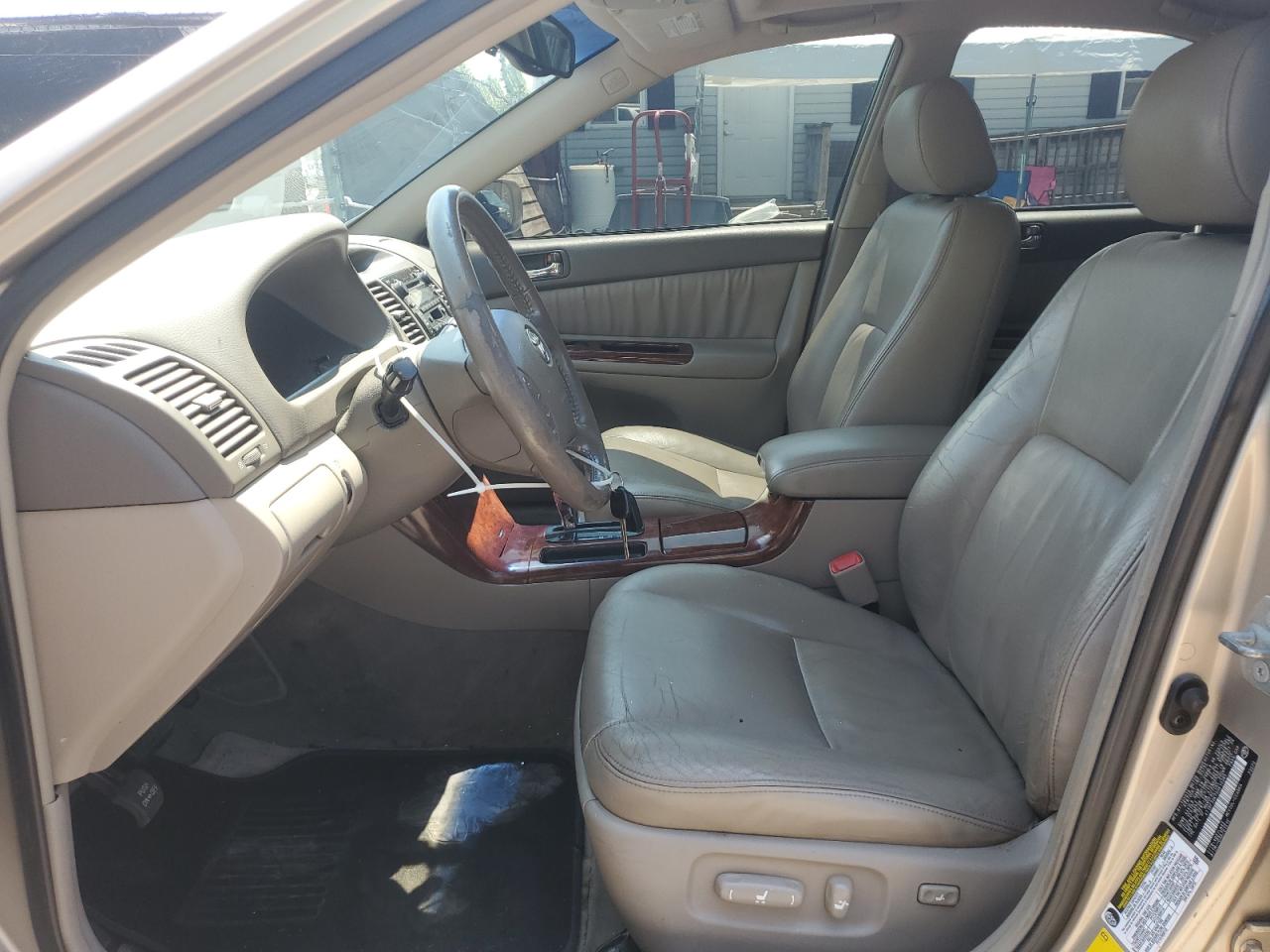 2005 Toyota Camry Le VIN: 4T1BF30K75U610385 Lot: 62464535