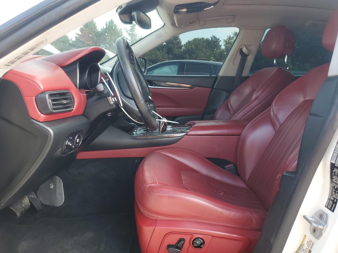 2017 Maserati Levante S Luxury VIN: ZN661YUL0HX233050 Lot: 60605275