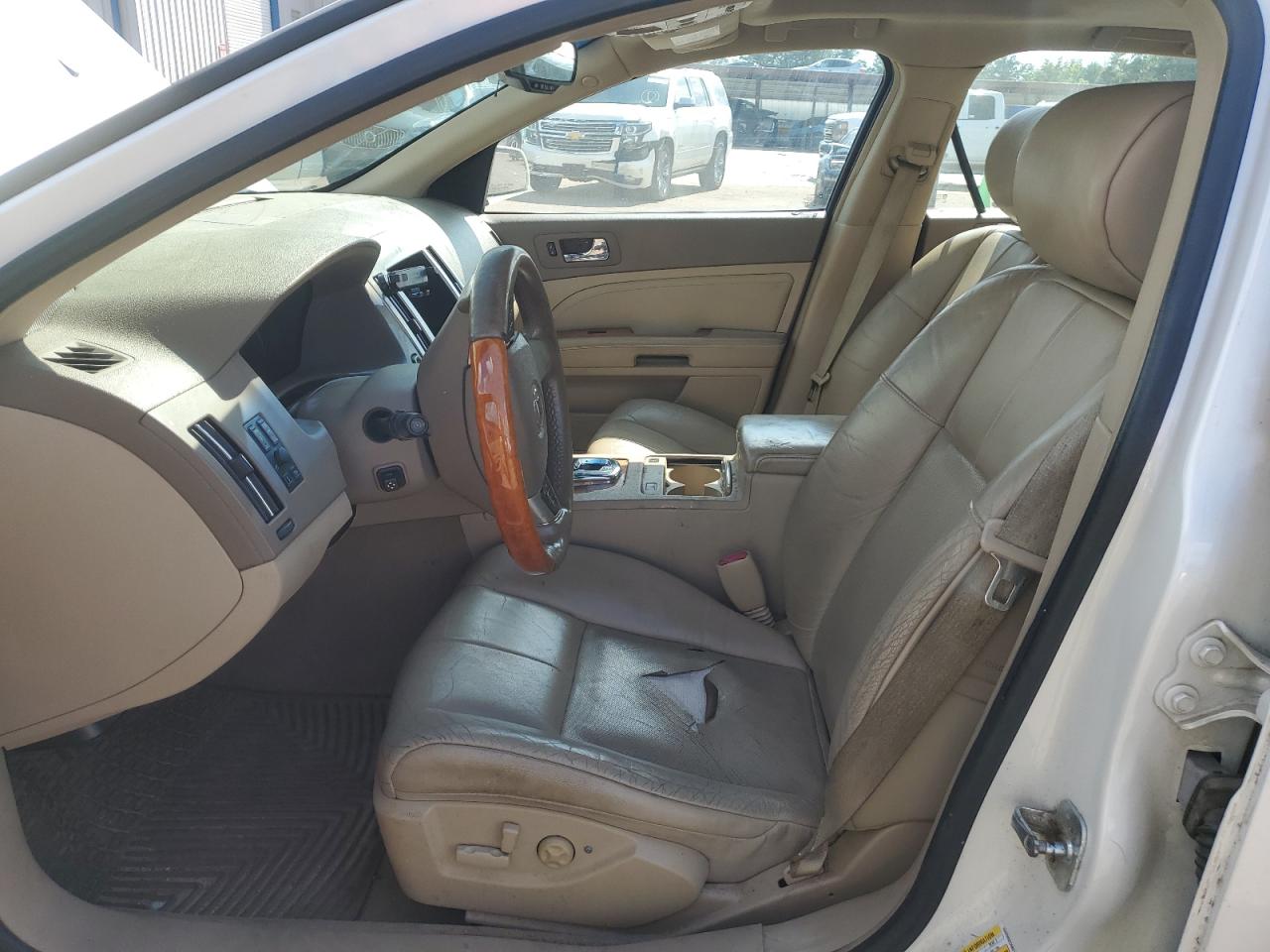2011 Cadillac Sts Luxury VIN: 1G6DW6ED6B0135911 Lot: 61962405