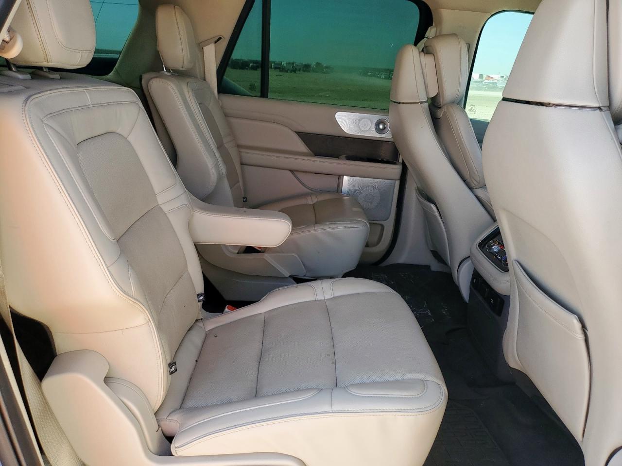 2019 Lincoln Navigator L Reserve VIN: 5LMJJ3LT5KEL23550 Lot: 60574605