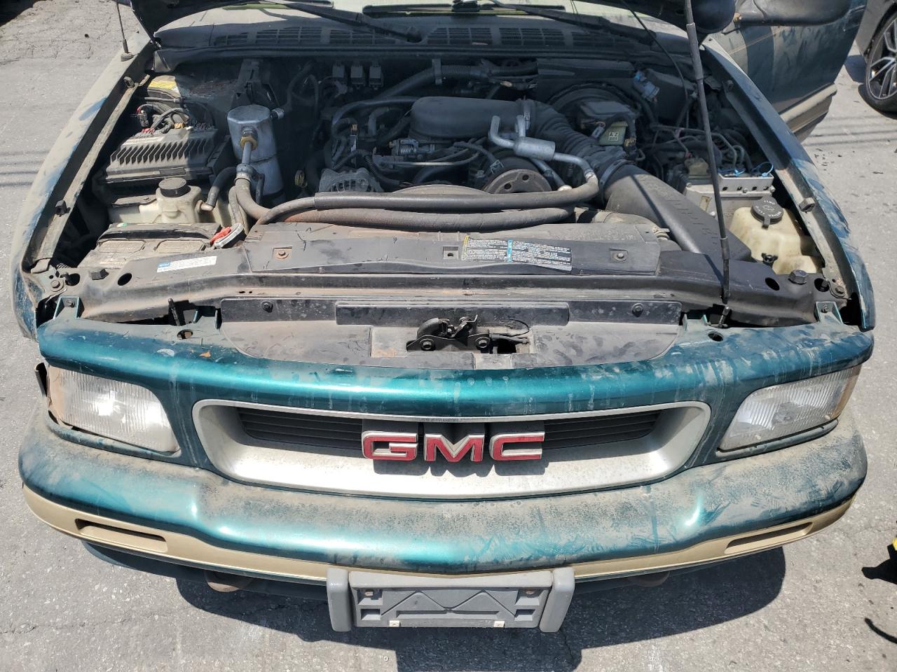 1996 GMC Jimmy VIN: 1GKDT13W8T2562644 Lot: 61973555