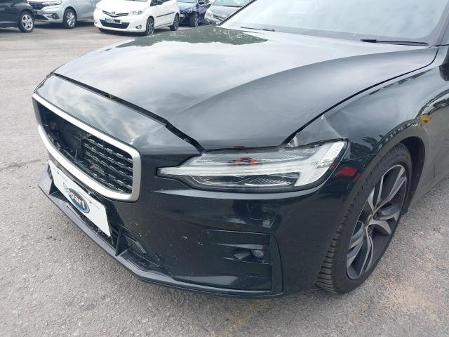 2019 VOLVO V60 R-DESI
