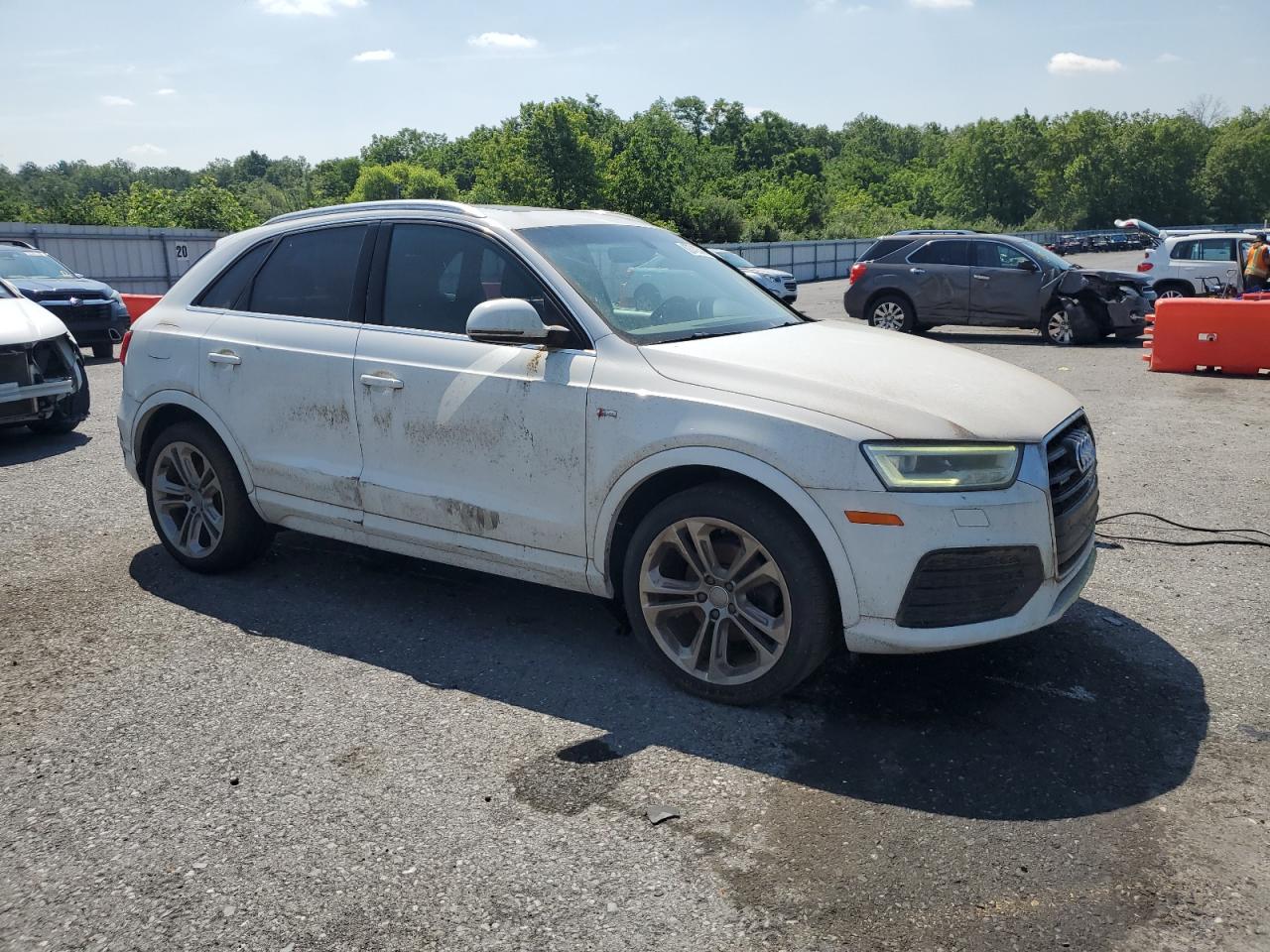 AUDI Q3 2017 VIN WA1GCCFS0HR007516 photo 4