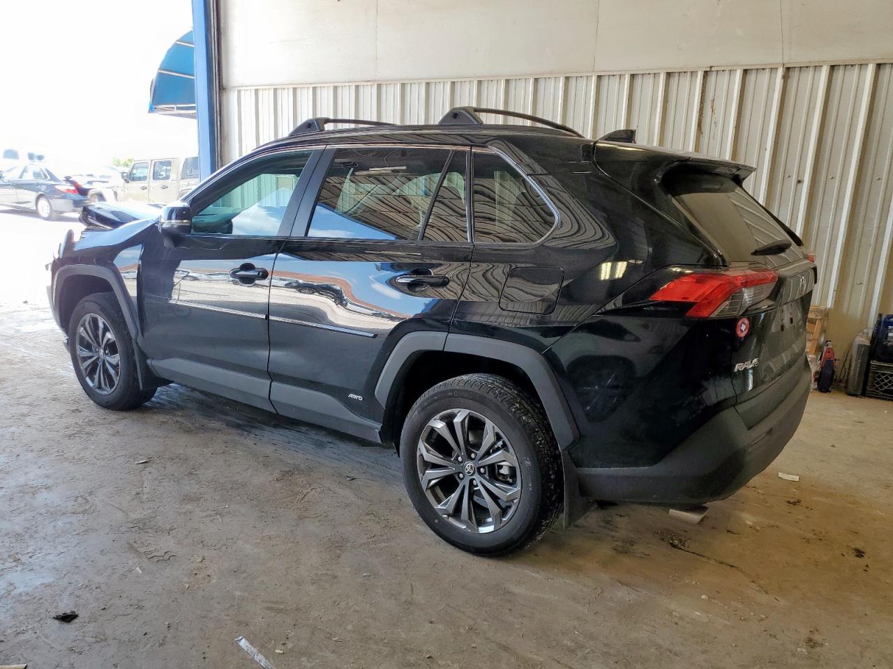 TOYOTA RAV4 2023 VIN 4T3B6RFV1PU119857 photo 2