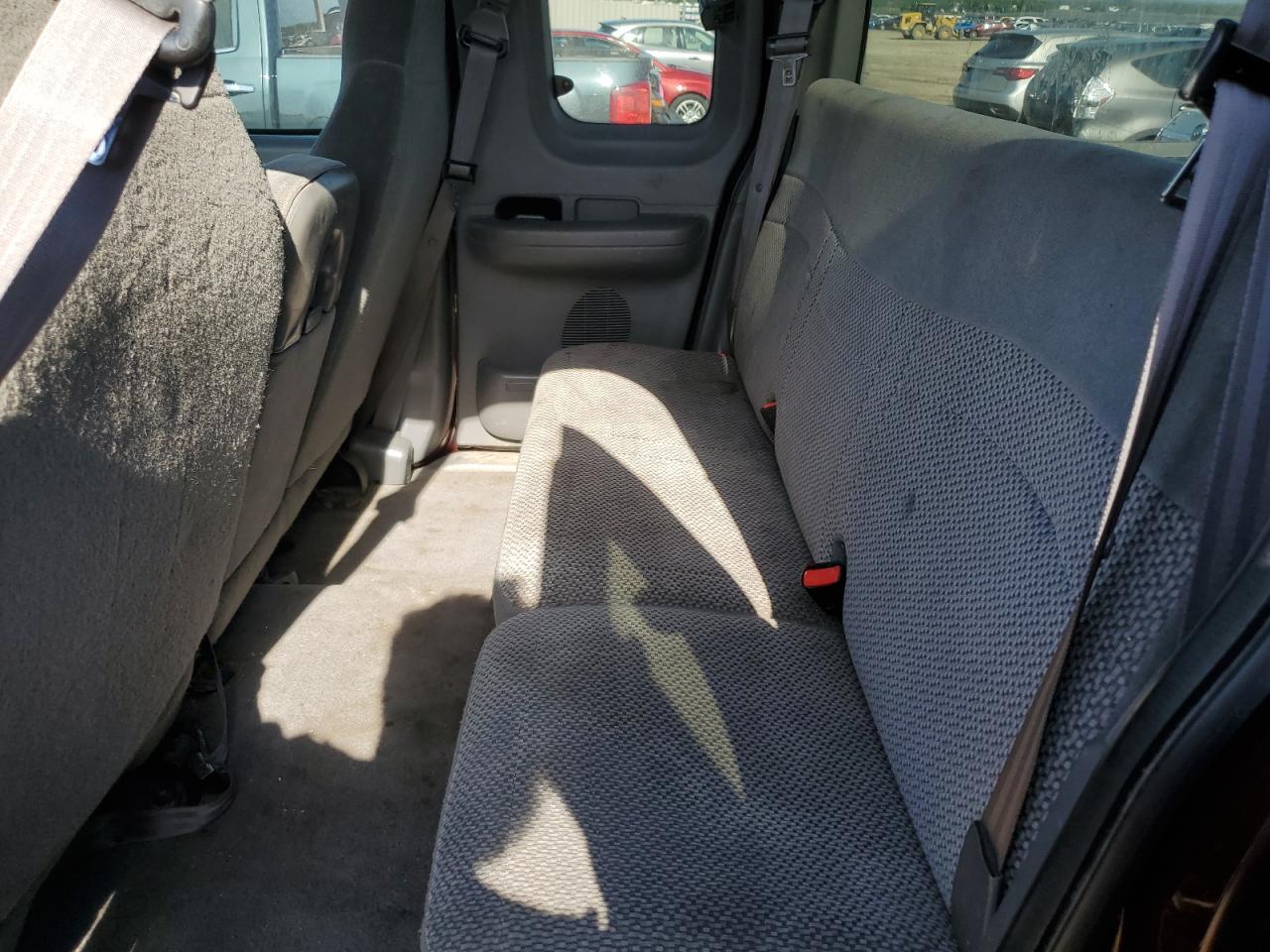 2000 Ford F150 VIN: 1FTRX18L6YNA02664 Lot: 61804545