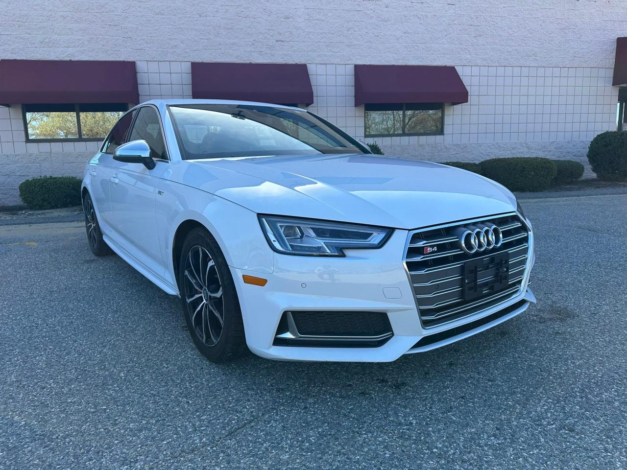 2018 Audi S4 Premium Plus продається в North Billerica, MA - Normal Wear