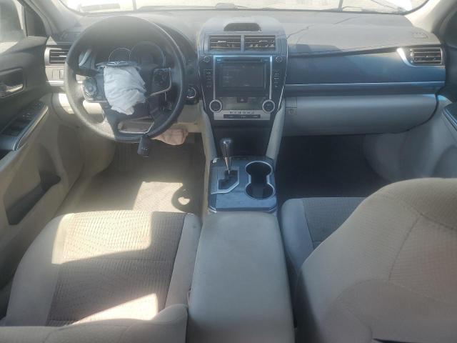 Sedans TOYOTA CAMRY 2014 Srebrny