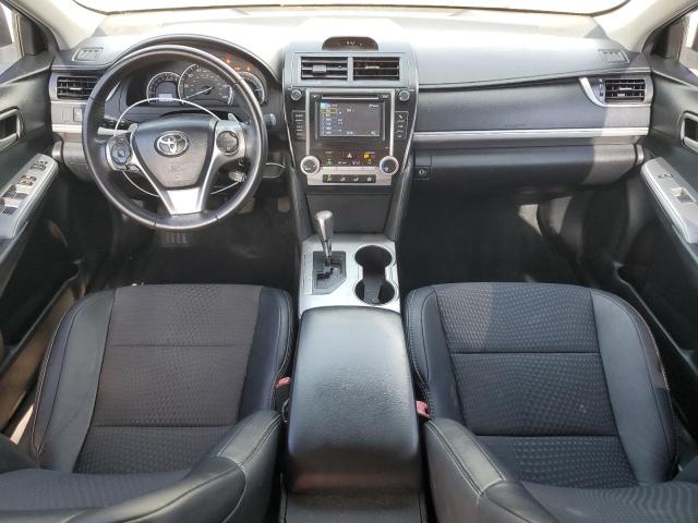 Sedans TOYOTA CAMRY 2013 Srebrny
