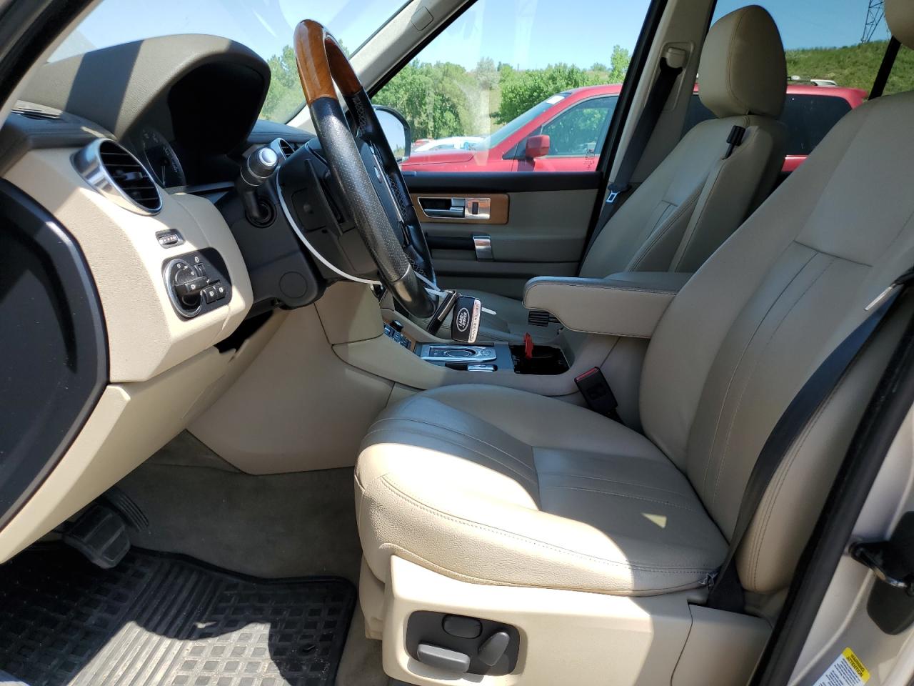 2015 Land Rover Lr4 Hse VIN: SALAG2V6XFA744841 Lot: 61639505