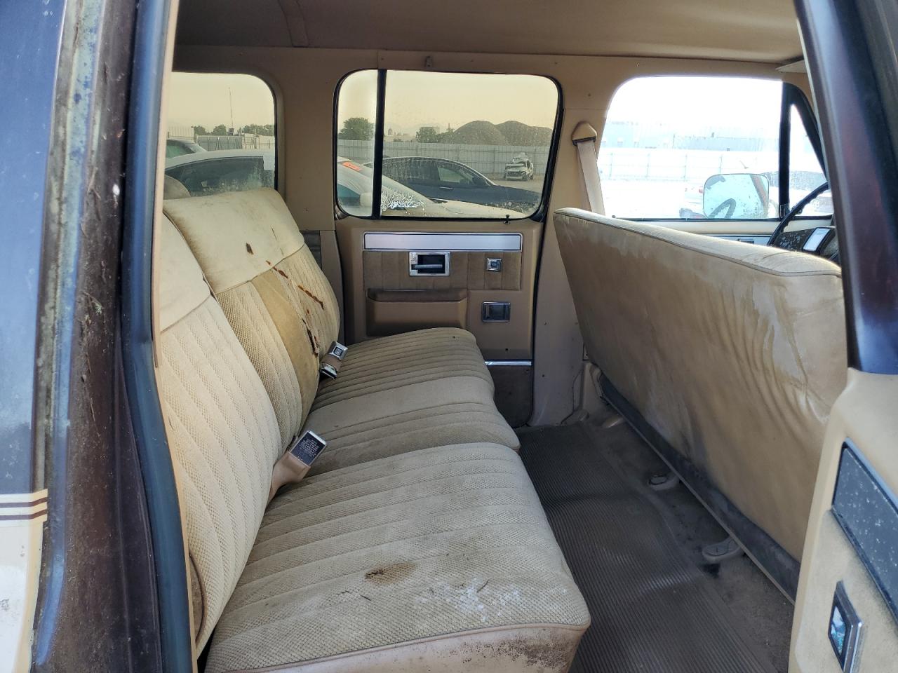 1987 GMC Suburban V25 Conventional VIN: 1GKGV26K8HF511456 Lot: 59530795